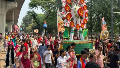 বাংলা নববর্ষ উদযাপনে রাজধানীতে মঙ্গল শোভাযাত্রা