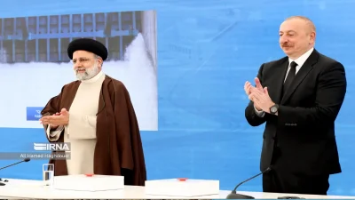 প্রকল্পের উদ্বোধন অনুষ্ঠানে ইরানের প্রেসিডেন্ট রাইসি (বাঁয়ে) ও আজারবাইজানের প্রেসিডেন্ট ইলহাম আলিয়েভ