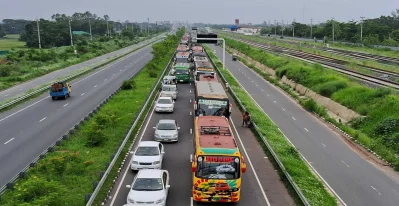 মাওয়া টোলপ্লাজা এলাকায় ৩ কিলোমিটারের বেশি দীর্ঘ যানজট