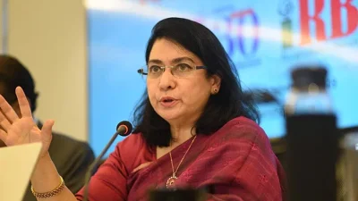 বক্তব্য দিচ্ছেন ফাহমিদা খাতুন