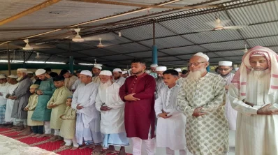 লক্ষ্মীপুরে ঈদ জামাতের চিত্র। ছবি: খবর সংযোগ