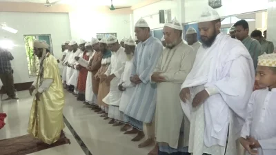 বরিশালে ঈদ জামাত। ছবি: খবর সংযোগ