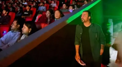 লুকিয়ে ‘দাগি’ দেখলেন নিশো, ধরা পড়লেন ক্যামেরায়, ছবি : সংগৃহীত