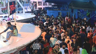 শুক্রবার বরিশাল লঞ্চঘাটের অবস্থা। ছবি: খবর সংযোগ