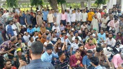 বিএনপি নেতা ইশরাক হোসেনের সমর্থকদের আন্দোলনে অংশগ্রহণ।