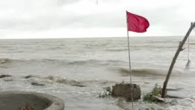 সেন্টমার্টিন দ্বীপের সঙ্গে টেকনাফের নৌযান চলাচল বন্ধ রয়েছে। ছবি: সংগৃহীত