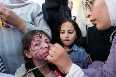 জেরুজালেমের আল আকসা চত্বরে ঈদুল আজহা উদযাপন। শুক্রবার (৬ জুন) ঈদ উদযাপিত হয়েছে সেখানে।
