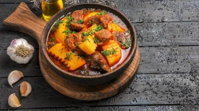 খাসির মাংসের ঝাল ভুনা