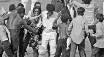 ক্রিকেটার বার্নার্ড জুলিয়েন