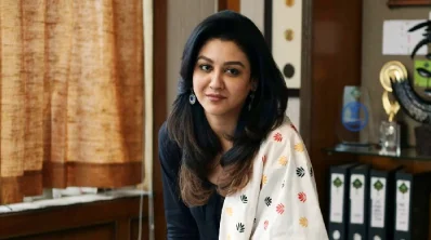 দুই বাংলার জনপ্রিয় অভিনেত্রী জয়া আহসান