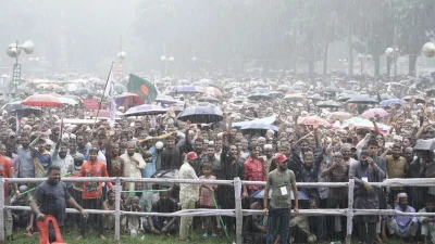 বৃস্টি উপেক্ষা করে রংপুর বিভাগীয় সম্মেলনে নেতাকর্মীরা