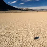 মুভিং স্টোনস