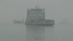 ঘন কুয়াশায় দৌলতদিয়া-পাটুরিয়ায় ফেরি চলাচল বন্ধ