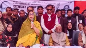 কাউখালীতে আনোয়ার হোসেন মঞ্জুর উঠান বৈঠক