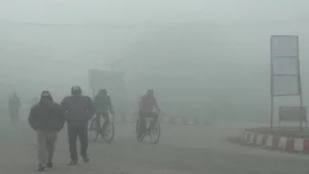 ঢাকায় কুয়াশার সঙ্গে বড়েছে শীতের দাপট