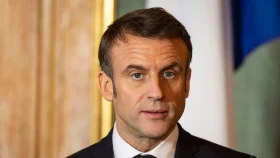 রাজনীতি ছাড়ার ঘোষণা ফরাসি প্রেসিডেন্ট ইমানুয়েল ম্যাক্রোঁর