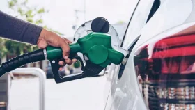 চার বছরের রেকর্ড ভাঙলো তেলের দাম