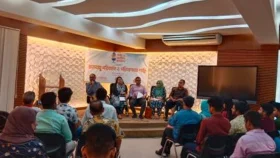 ‘জলবায়ু পরিবর্তন ও পরিবেশগত শান্তি’ শীর্ষক আলোচনা সভা অনুষ্ঠিত