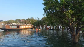 হাওরে পানিতে ডুবে পর্যটক নিখোঁজ