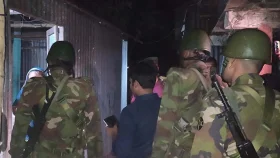 অনশনে প্রেমিকা, প্রেমিকের খোঁজে ইউএনও