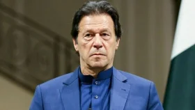 কারাগারে মানসিক নির্যাতনের অভিযোগ ইমরান খানের