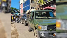 সেনাবাহিনীর সহায়তায় সাজেক থেকে ফিরছে আটকা পড়া পর্যটকরা