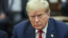 বিচারককে মামলা তুলে নিতে বললেন ট্রাম্প