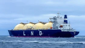 এক কার্গো এলএনজি আসছে বাংলাদেশে