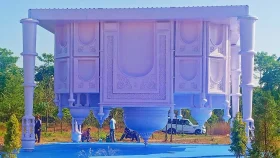 উল্টে গেল তাজমহল!