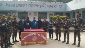 বেনাপোলের ধান্যখোলার সীমান্তে  ১৬ বাংলাদেশি নারী-পুরুষ আটক