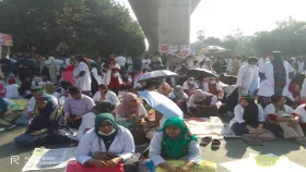 ট্রেইনি চিকিৎসকদের আবারও শাহবাগ অবরোধ