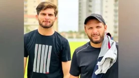 বিপিএলের ভিন্ন দলে শ্বশুর-জামাই