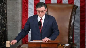 মার্কিন হাউসে স্পিকার পদে পুনর্নির্বাচিত ট্রাম্প–সমর্থিত মাইক জনসন 