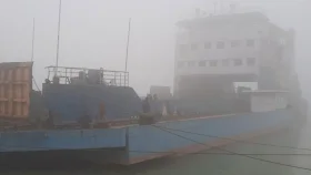 দৌলতদিয়া-পাটুরিয়া নৌরুটে ফেরি চলাচল বন্ধ