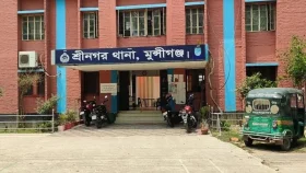 শ্রীনগর থানা ঘেরাও করে আসামি ছিনিয়ে নেওয়ার ঘটনায় ১০ পুলিশ আহত 