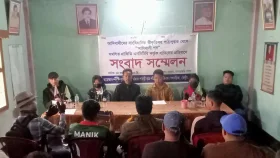 ‘আদিবাসী’ শব্দ সম্বলিত গ্রাফিতি বাতিল করায় খাগড়াছড়িতে সংবাদ সম্মেলন