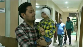 শিশুর বাম চোখের বদলে ডান চোখে অপারেশন, চিকিৎসকের বিচার দাবি