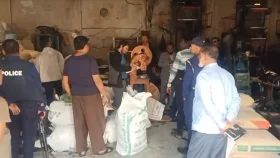 ভৈরবে ৪০০ কেজি পলিথিন জব্দ, দুই কারখানাকে জরিমানা