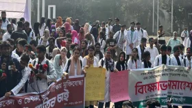 কোটা বাতিল করে ফল প্রকাশের দাবি শিক্ষার্থীদের
