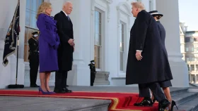 হোয়াইট হাউসে ট্রাম্পকে স্বাগত জানালেন বাইডেন