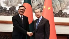 চীন বাংলাদেশকে কূটনীতির গুরুত্বপূর্ণ স্থানে রাখে: ওয়াং ই