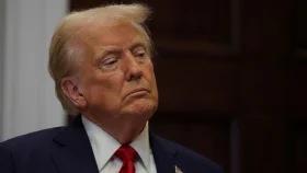 হোঁচট খেলেন ট্রাম্প, জন্মসূত্রে নাগরিকত্ব বাতিলে স্থগিতাদেশ