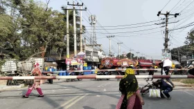 খুলনায় ট্যাংকলরি ধর্মঘট, ১৪ জেলায় জ্বালানি তেল সরবরাহ বন্ধ