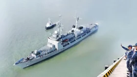 পাকিস্তান যাচ্ছে বাংলাদেশের যুদ্ধজাহাজ