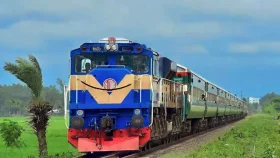 সারা দেশে ট্রেন চলাচল বন্ধ