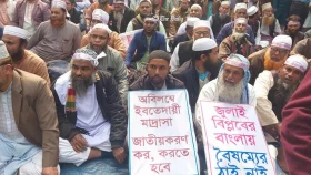 ফের শাহবাগে ইবতেদায়ি শিক্ষকদের অবস্থান
