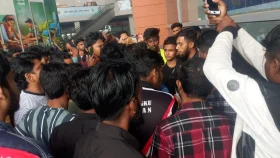 বাণিজ্য মেলায় দুই গ্রুপের সংঘর্ষে আহত ১৬, আটক ২