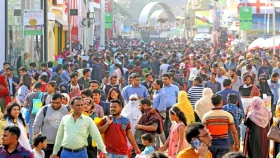 শেষ দিনে বাণিজ্য মেলায় উপচেপড়া ভিড়