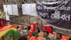 তিতুমীর শিক্ষার্থীদের সড়ক অবরোধ, মানুষের ভোগান্তি