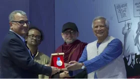 বাংলা একাডেমি সাহিত্য পুরস্কার পেলেন ৭ লেখক